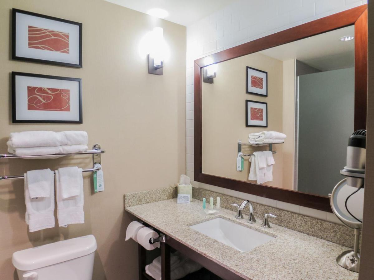 Comfort Suites Marietta-Parkersburg Bagian luar foto