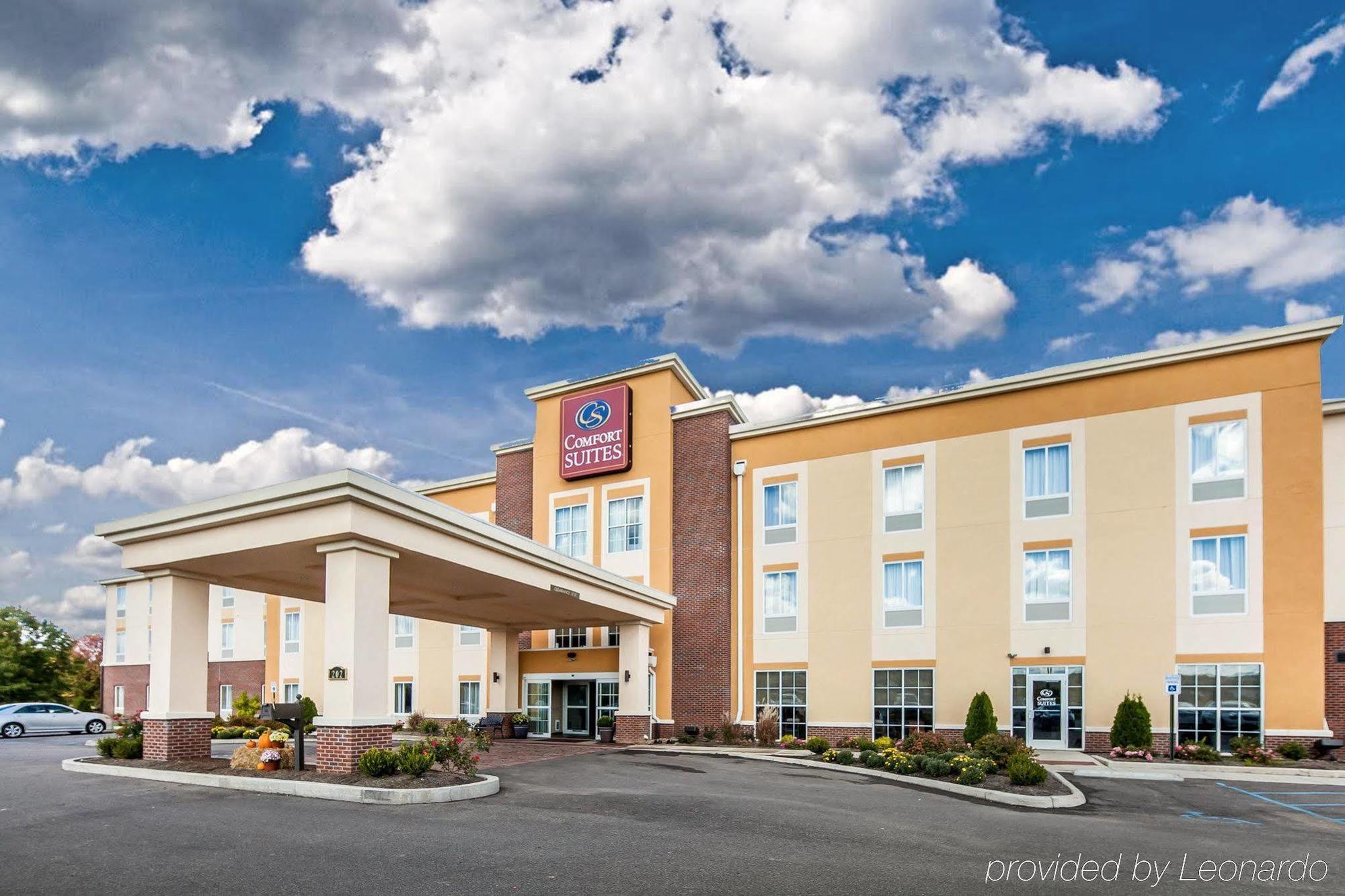 Comfort Suites Marietta-Parkersburg Bagian luar foto